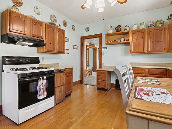 3rd image of 318 Park St