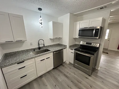 1457 Mason Ave Photo 1