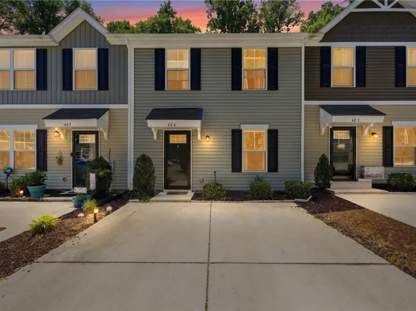 404 Lakeview Cv, Smithfield, VA 23430