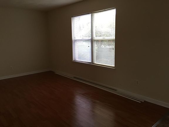 5th image of 224 Pheasant Run Dr