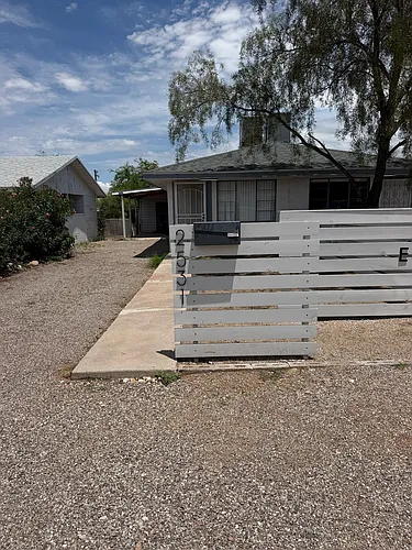 2531 E Water St Photo 1