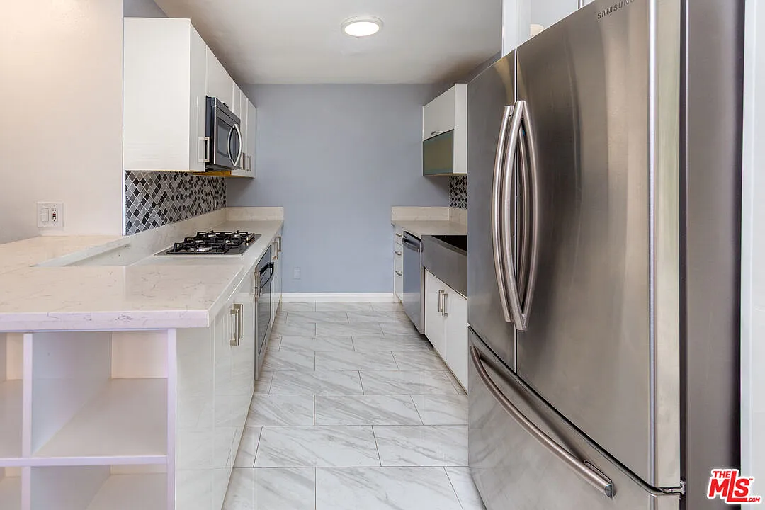 2 bed, 3.0 bath, 1251 sqft, $3,500 — Photo 2