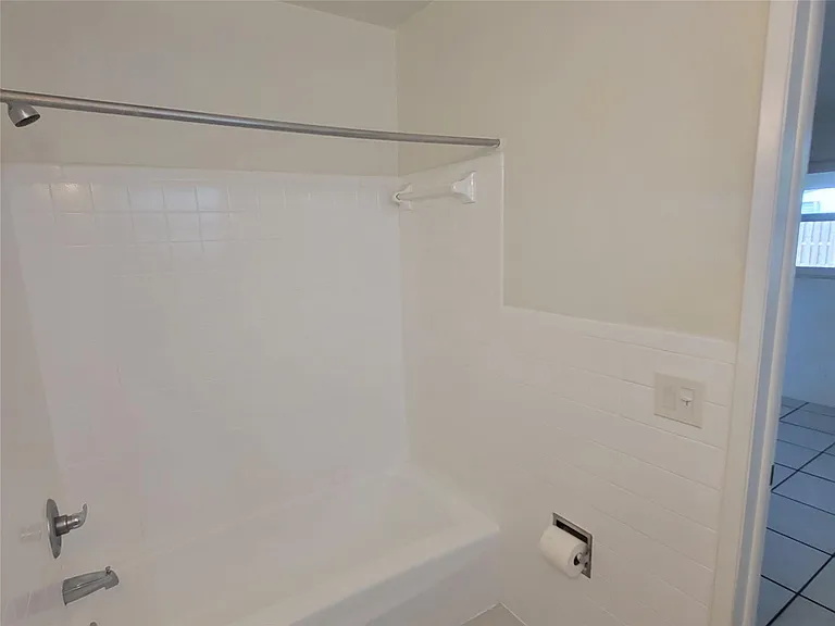 1601 SW 1st Ter #1 — Photo 18