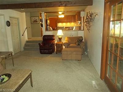 5th image of 588 Jefferson Dr