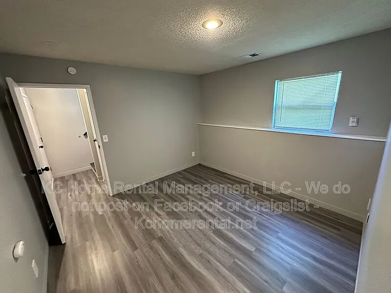 1615 Jackson Ave — Photo 21
