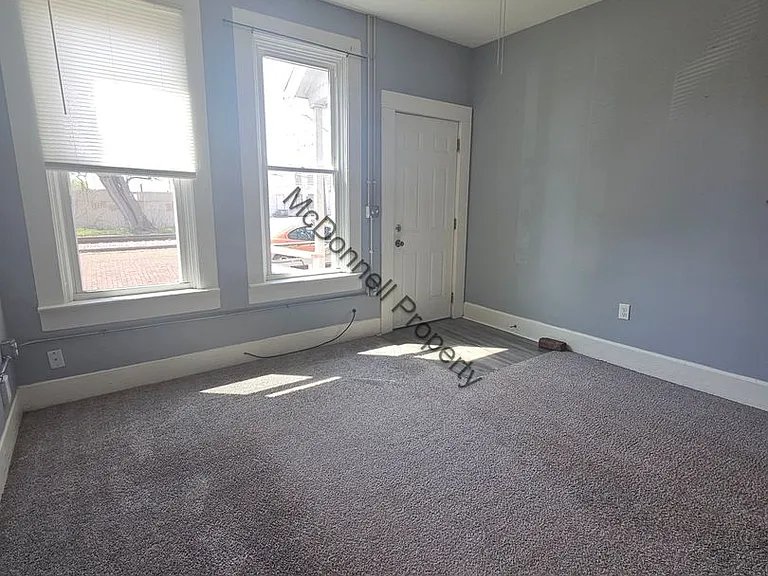 1220 W 5th St — Photo 2