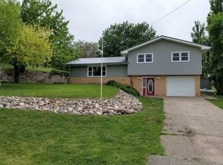1113 Saint Helena St, Saint Helena, NE 68774