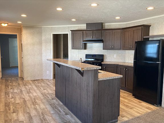 2nd image of 1828 Carmel Dr #81