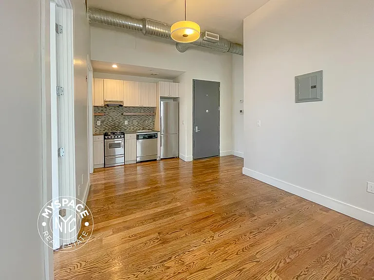 358 Palmetto St #2B — Photo 2