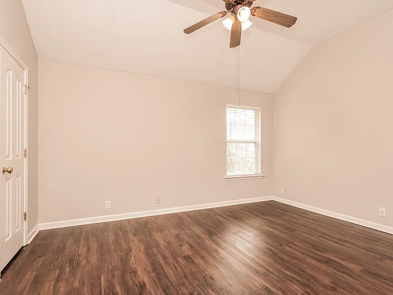 852 Dover Glen Dr — Photo 13