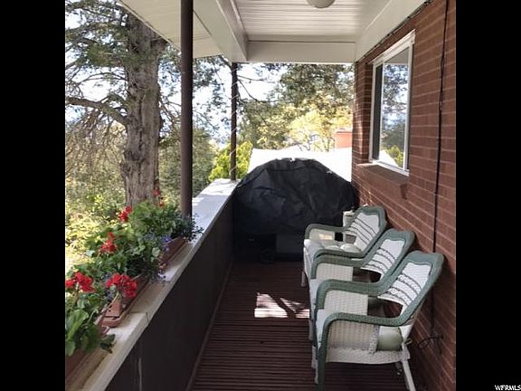 5th image of 2549 E Blaine Ave