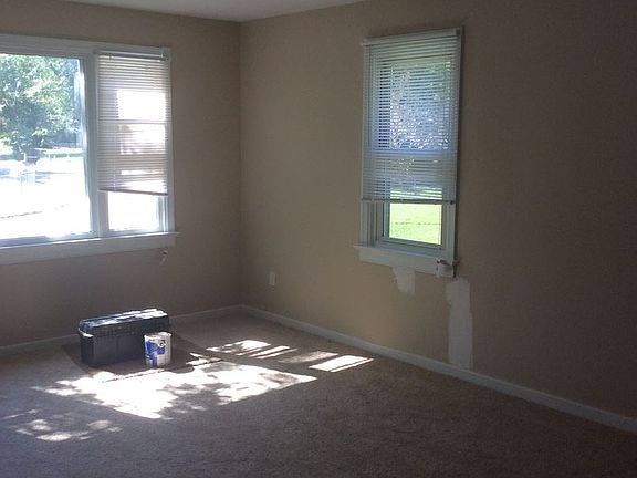 2nd image of 533 E Maynor Dr