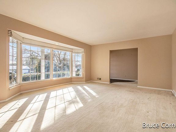 4th image of 2317 Leonard St NE