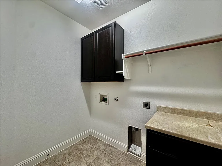3032 Angelina Ct — Photo 16