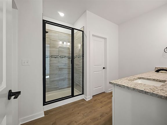 5th image of 6 Harlow Ln
