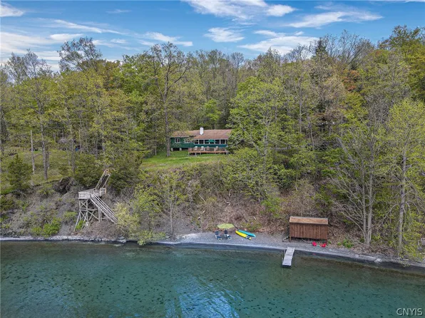 518 Glenwood Ln, Auburn, NY 13021