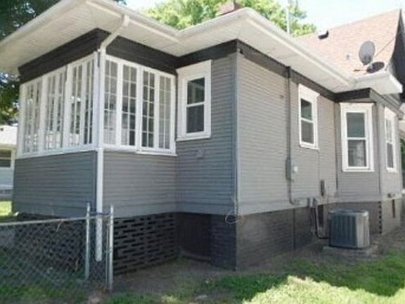 2nd image of 505 S Elm St