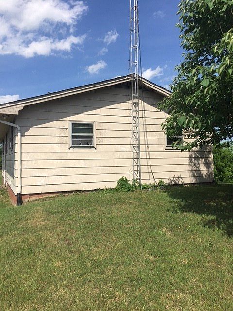 2nd image of 505 Flea Ridge Rd