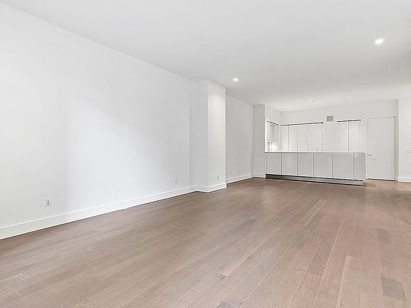 3rd image of 25 Broad St APT 8T