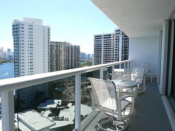 3rd image of 20515 E Country Club Dr APT 2046