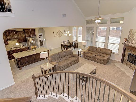 3rd image of 2931 Wood Lake Trl
