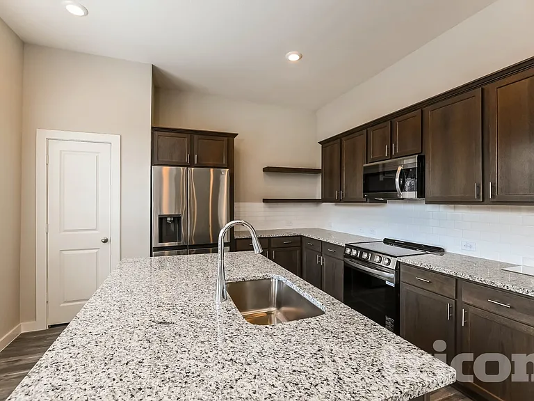 22629 Terazzo Dr — Photo 5