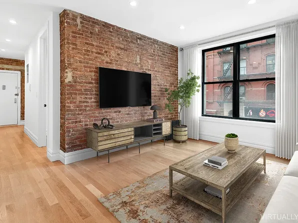 200 West 95th Street image 1 of 8