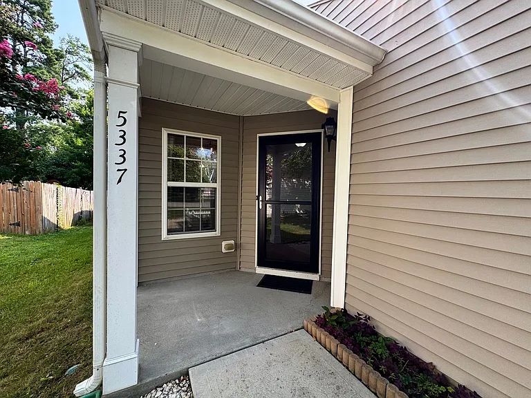 5337 Thunderidge Dr — Photo 2