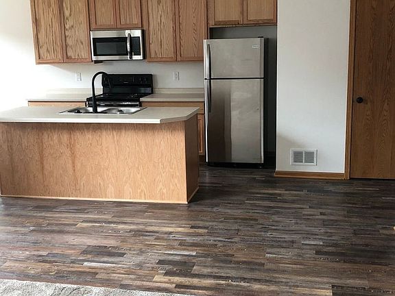 5th image of 2320 Center Ave #2