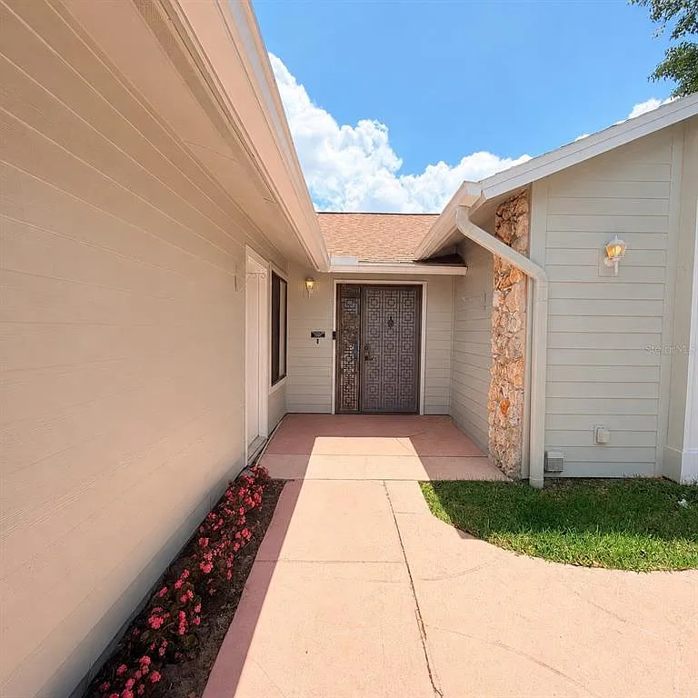 3 bed, 2.0 bath, 1730 sqft, $2,500 — Photo 4