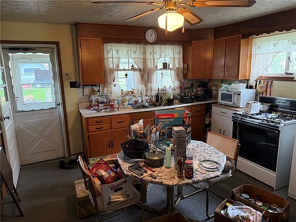 2nd image of 42 Cedar St