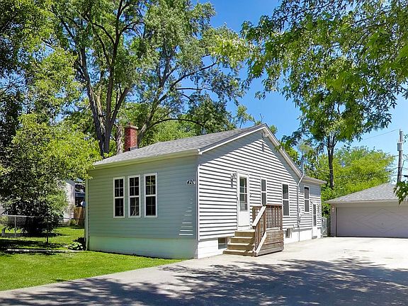 2nd image of 420 Lily Ln