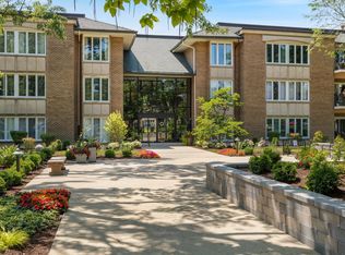 2 Oak Brook Club Dr APT C303, Oak Brook, IL