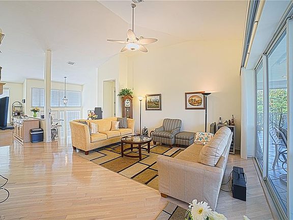3rd image of 14383 Tamarac Dr