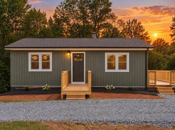 312 Chaney Ln, Gretna, VA 24557