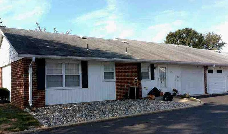 1st image of 1004D Fife Ct