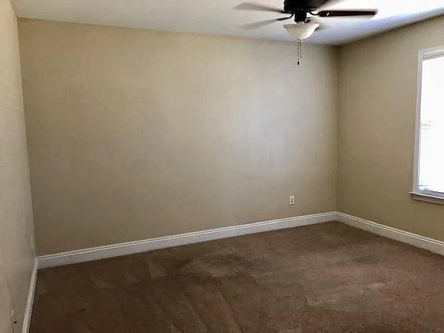 9825 Winchester Dr N — Photo 12