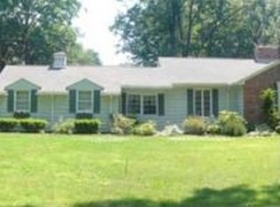 63 Overlook Dr, Springfield, MA 01118