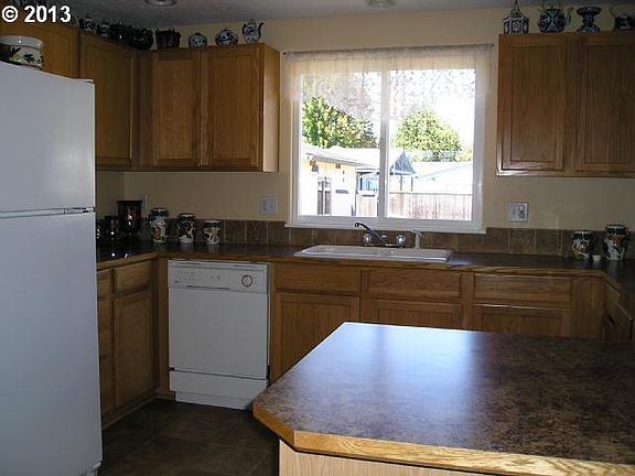 5th image of 6617 SE Johnson St