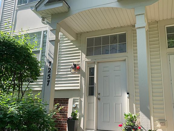 2nd image of 7257 S Flagg Creek Dr