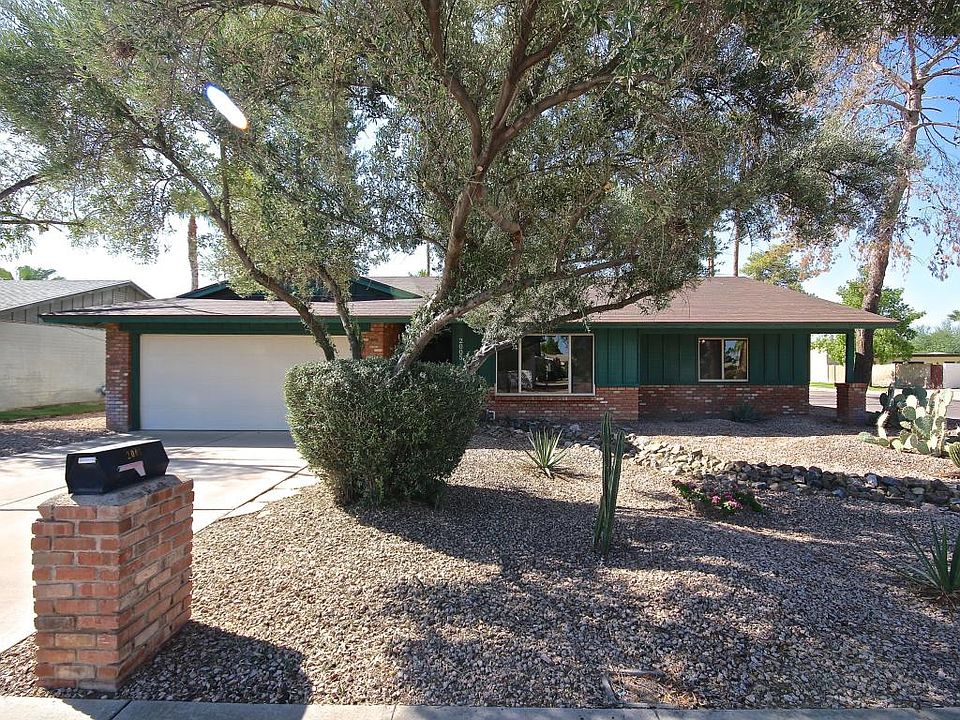 1st image of 2005 E Stanford Dr
