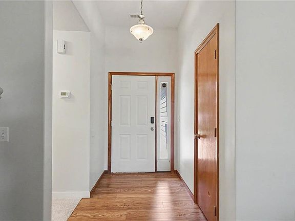 5th image of 928 Bluestem Dr