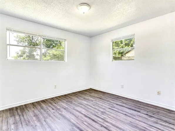 726 Martindale Rd, San Marcos, TX 78666