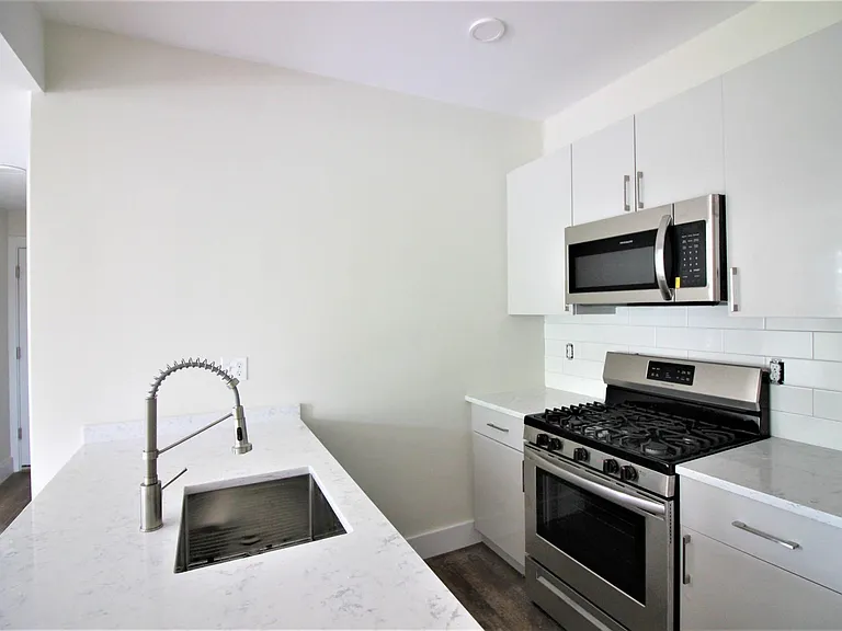 843 Columbia Rd — Photo 9