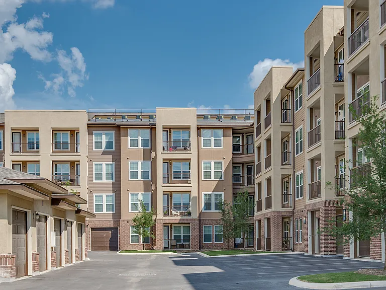 The Vance at Huebner Oaks — Photo 11