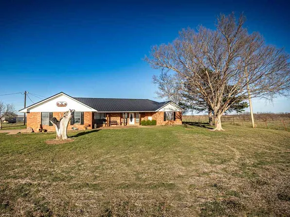 18064 E County Rd #228, Frederick, OK 73542