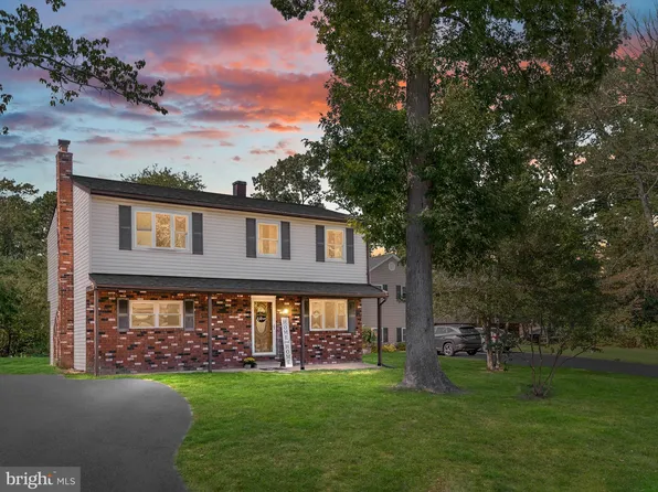 158 Oak Dr, Pasadena, MD 21122