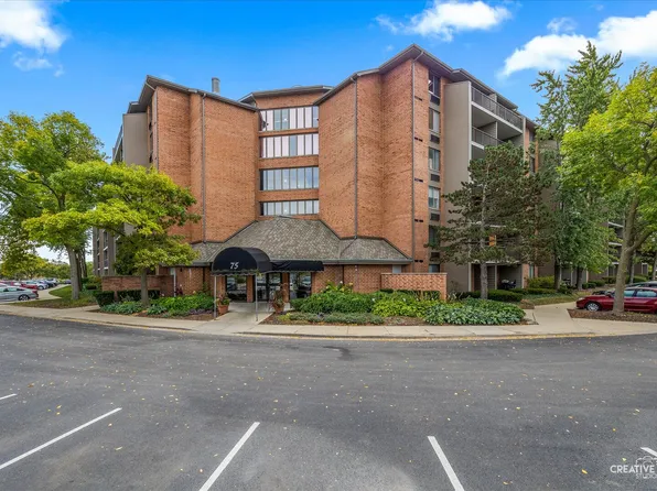 75 Kristin Cir APT 310, Schaumburg, IL 60195