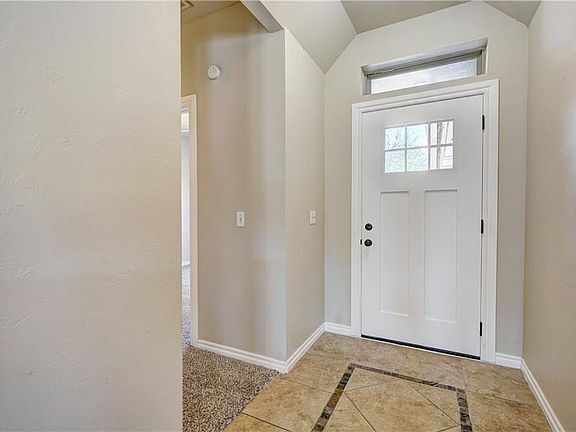 5th image of 2416 E Hills Dr