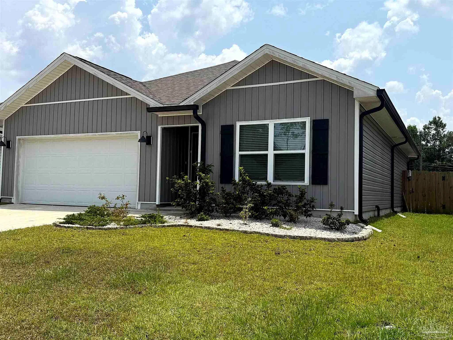 3 bed, 1315 sqft, $2,000 — Photo 3